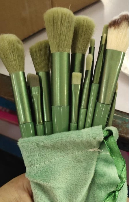 13Pcs Makeup Brush Set Make Up Concealer Brush Blush Powder Brush Eye Shadow Highlighter Foundation Brush Cosmetic Beauty Tools BAZONA