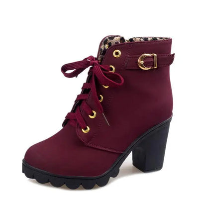 Cross strappy booties with Martin boots - bazona.com